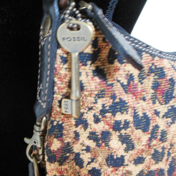 Fossil Leopard Print Shoulder Bag - Picture 3 of 8